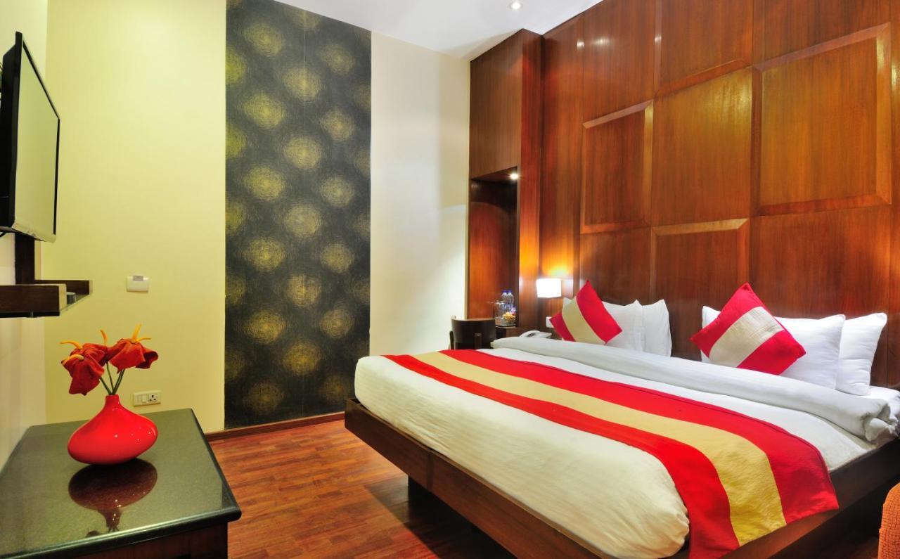 Hotel Aura New Delhi Buitenkant foto
